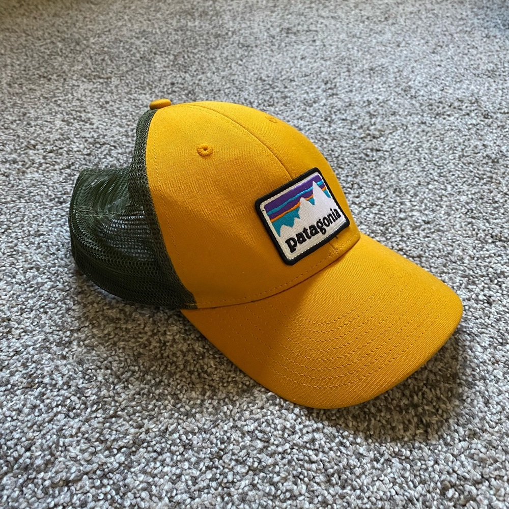 patagonia hat, like new. paid $40 new